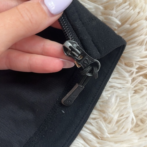 SZ 4 LULULEMON SWEATER - Picture 6 of 6